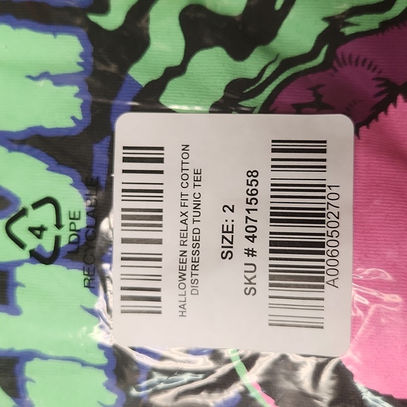 ❤️NWT VINTAGE TORRID TEE - MICHAEL MEYERS DISTRESSED TUNIC - HALLOWEEN MOVIE - Picture 11 of 16